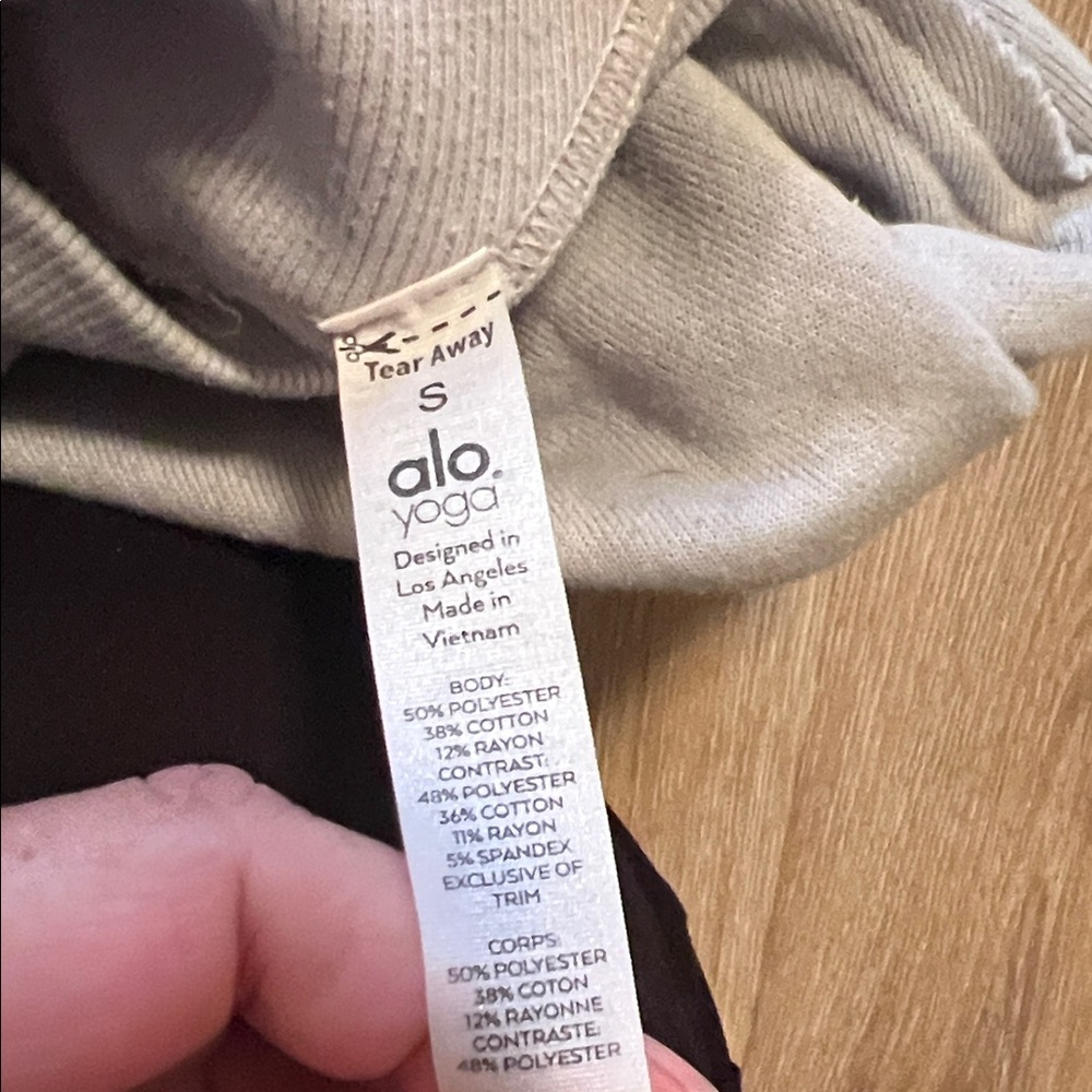Alo Light Grey Crewneck Sweatshirt Small Worn with some pilling- - Picture 13 of 15